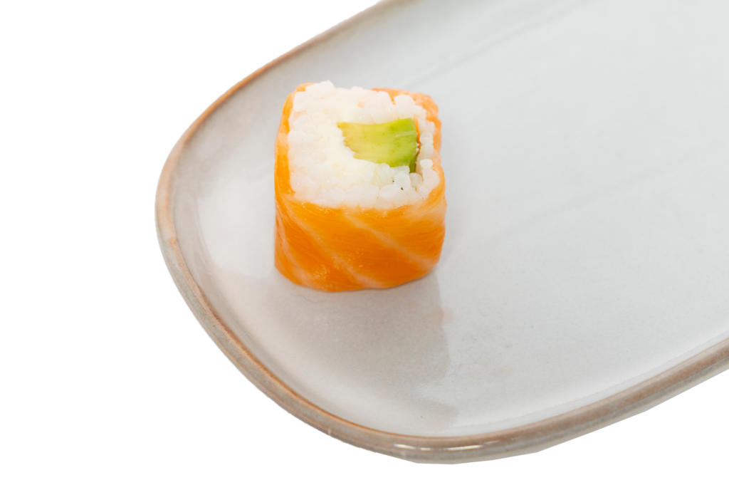 Maki pink saumon Montreuil restaurant Ynagi